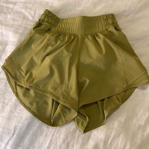 Lulu Lemon Hotty Hot 4” short